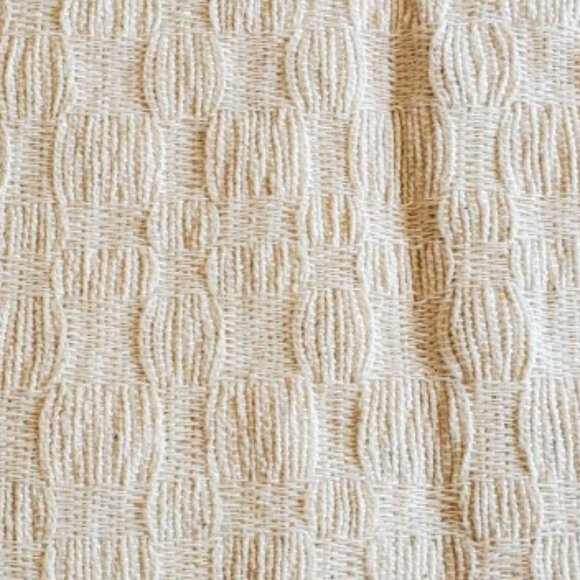 Vintage Cream Placemats - Set of 4 - Picture 2 of 3